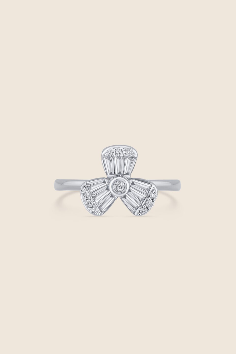 amara white gold diamond flower ring