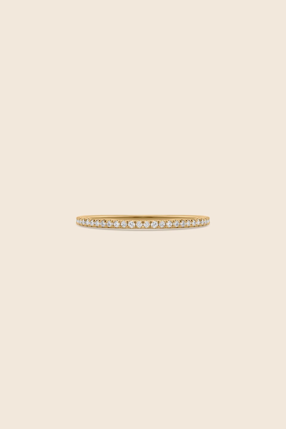 Classic yellow gold split prong setting band