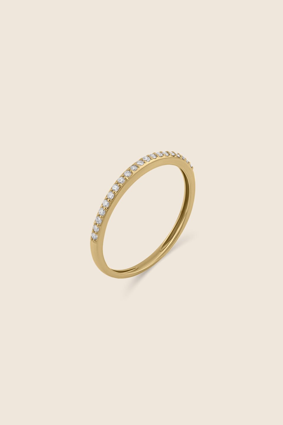 Classic yellow gold diamond surfaced prong setting band